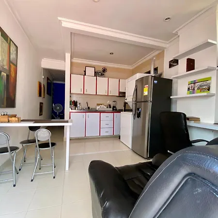 Apartamento A Solo 15 Metros De La Playa En Bocagrande Apartment